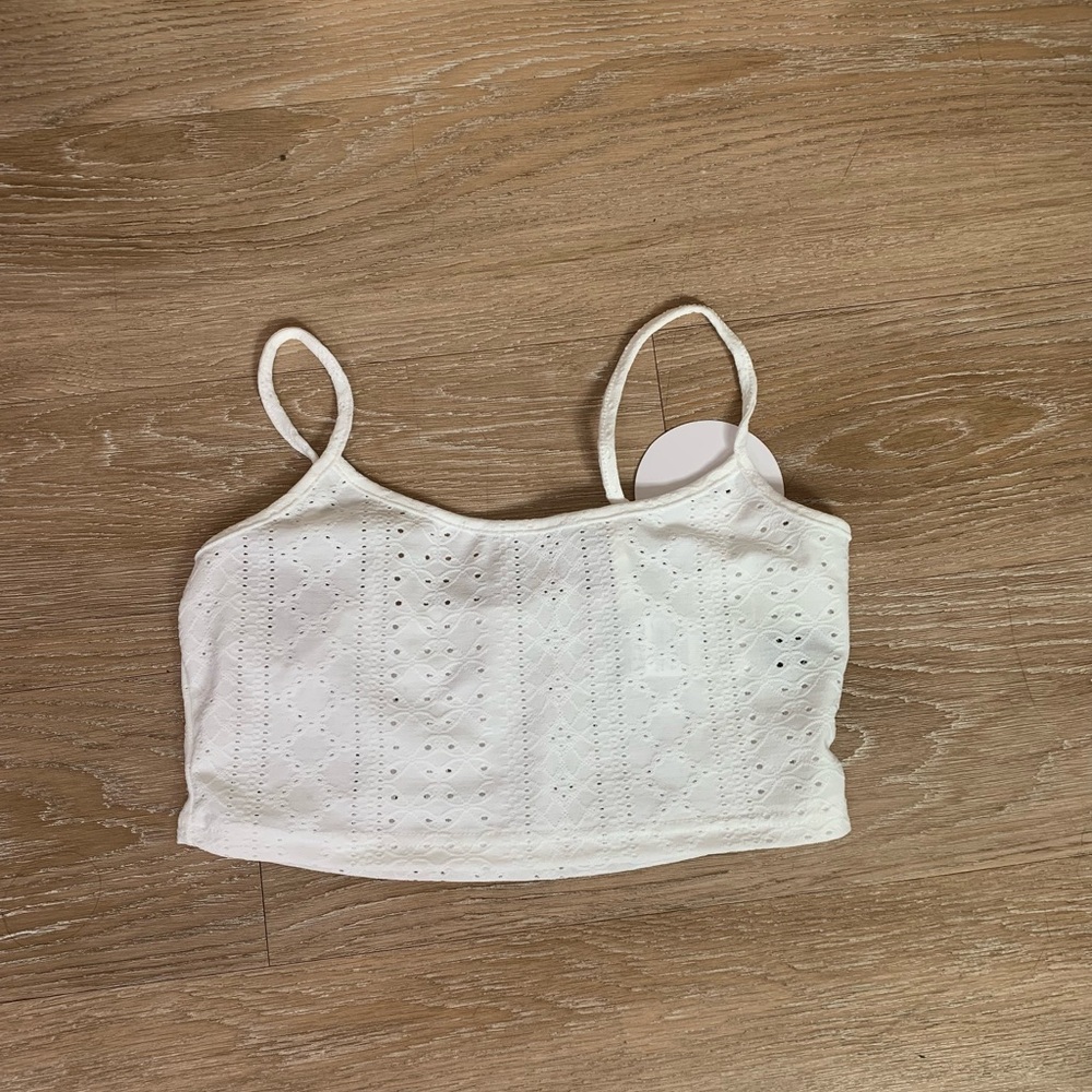 SHEIN Vcay White Eyelet Cropped Camisole Top Size M